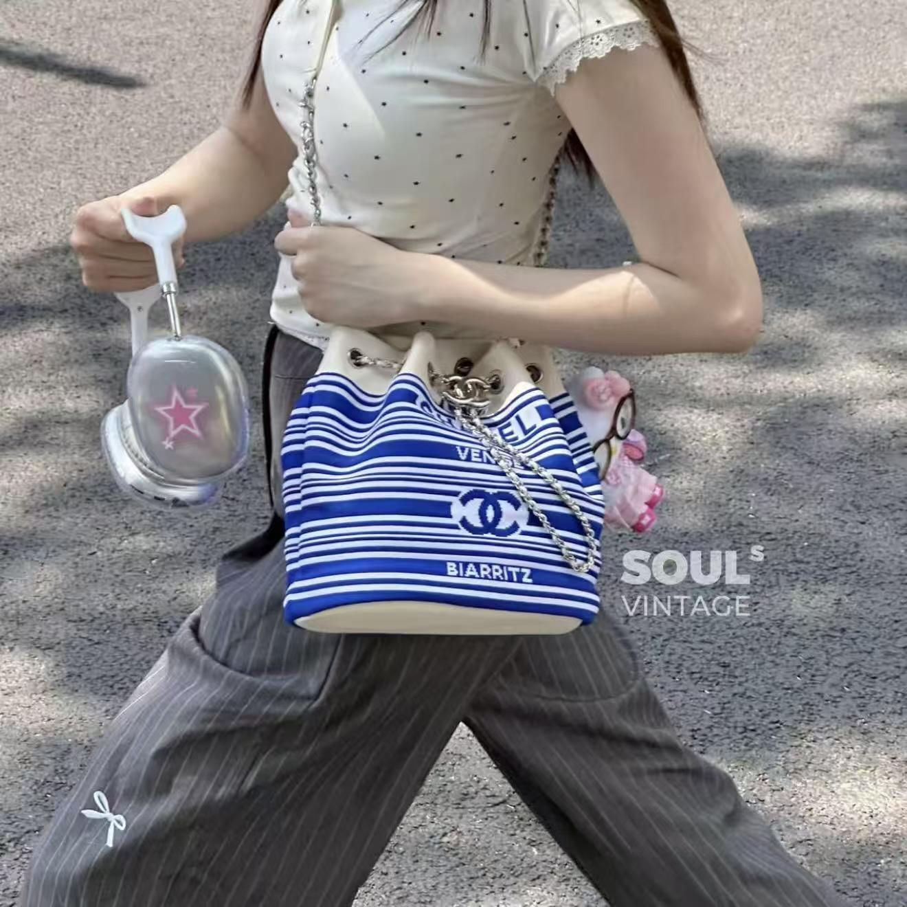 95新 Chanel/香奈儿 蓝白条混合纤维拼羊皮抽绳包/646559415