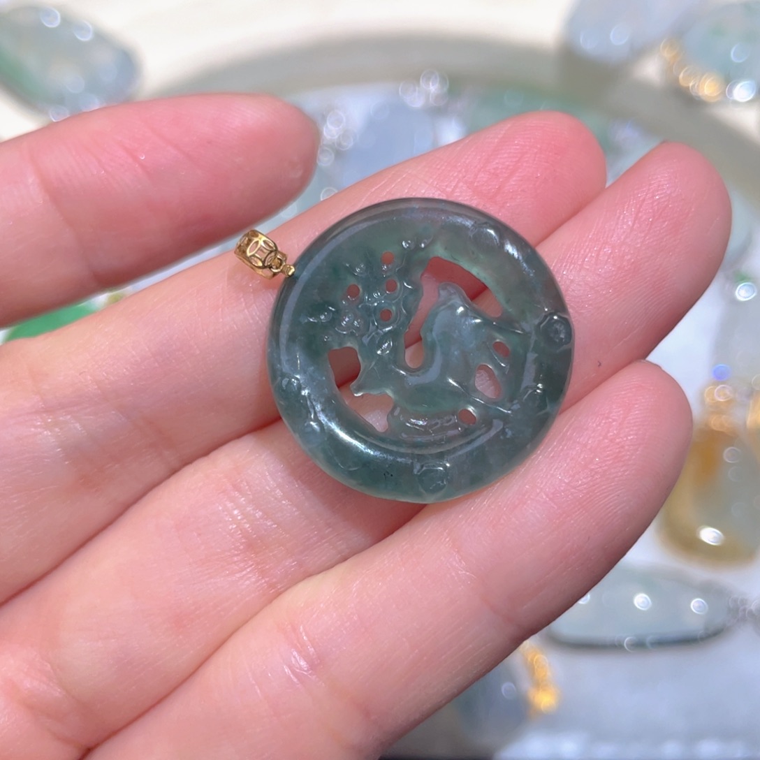 翡翠颈饰18K金镶嵌翡翠