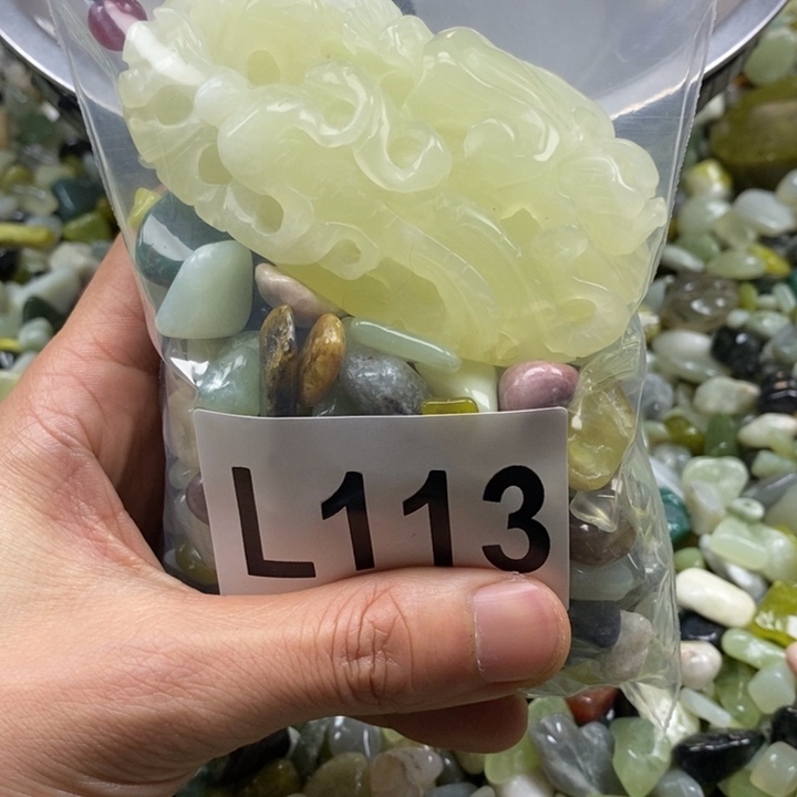 蛇纹石玉鱼缸石未镶嵌