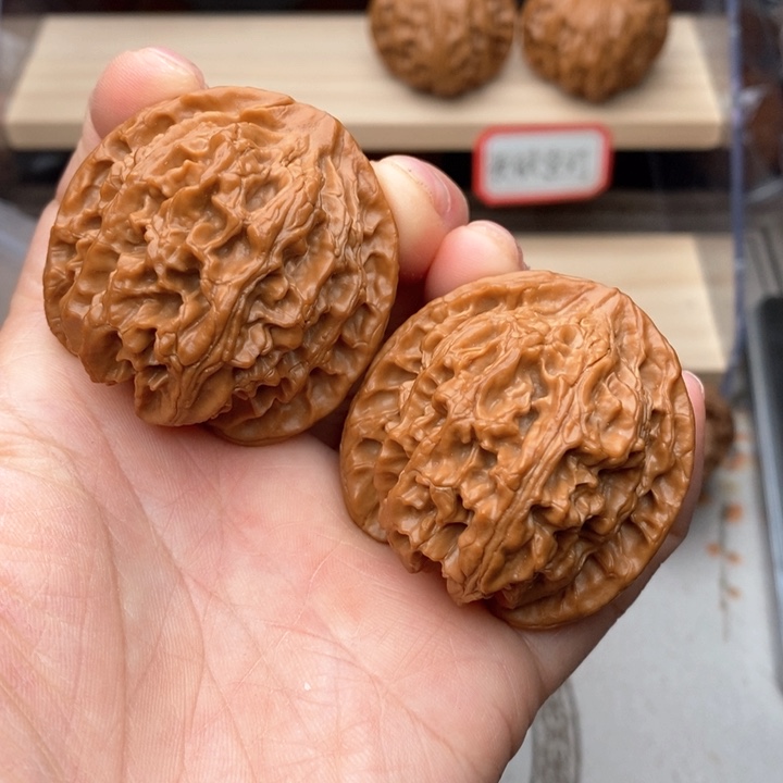 核桃把件老树苹果园