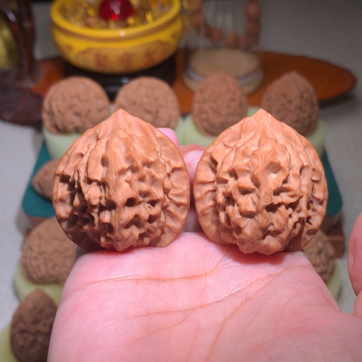 文玩核桃把件刘*龙鳞