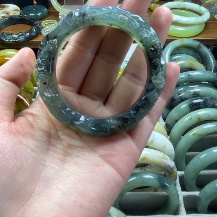 未镶嵌蛇纹石玉手镯小*凰