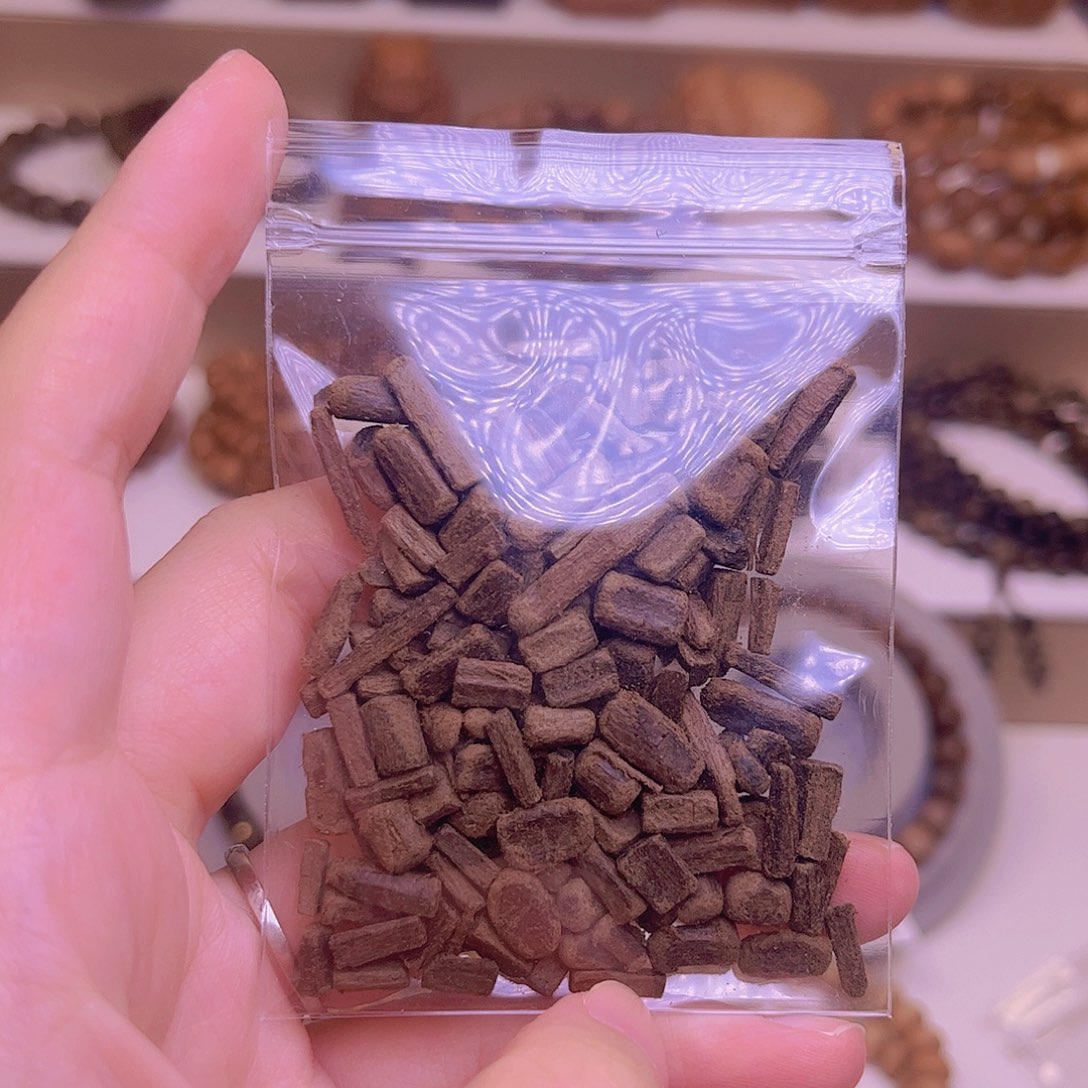 檀香木阴沉碎料10克