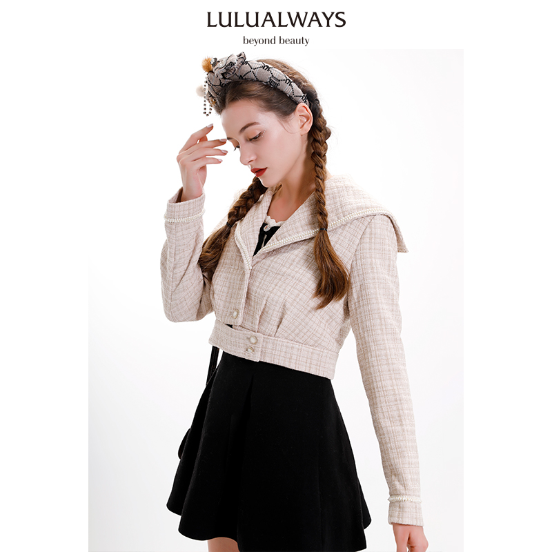 LULUALWAYS秋季甜美钉珠海军风格纹短外套OMC1023