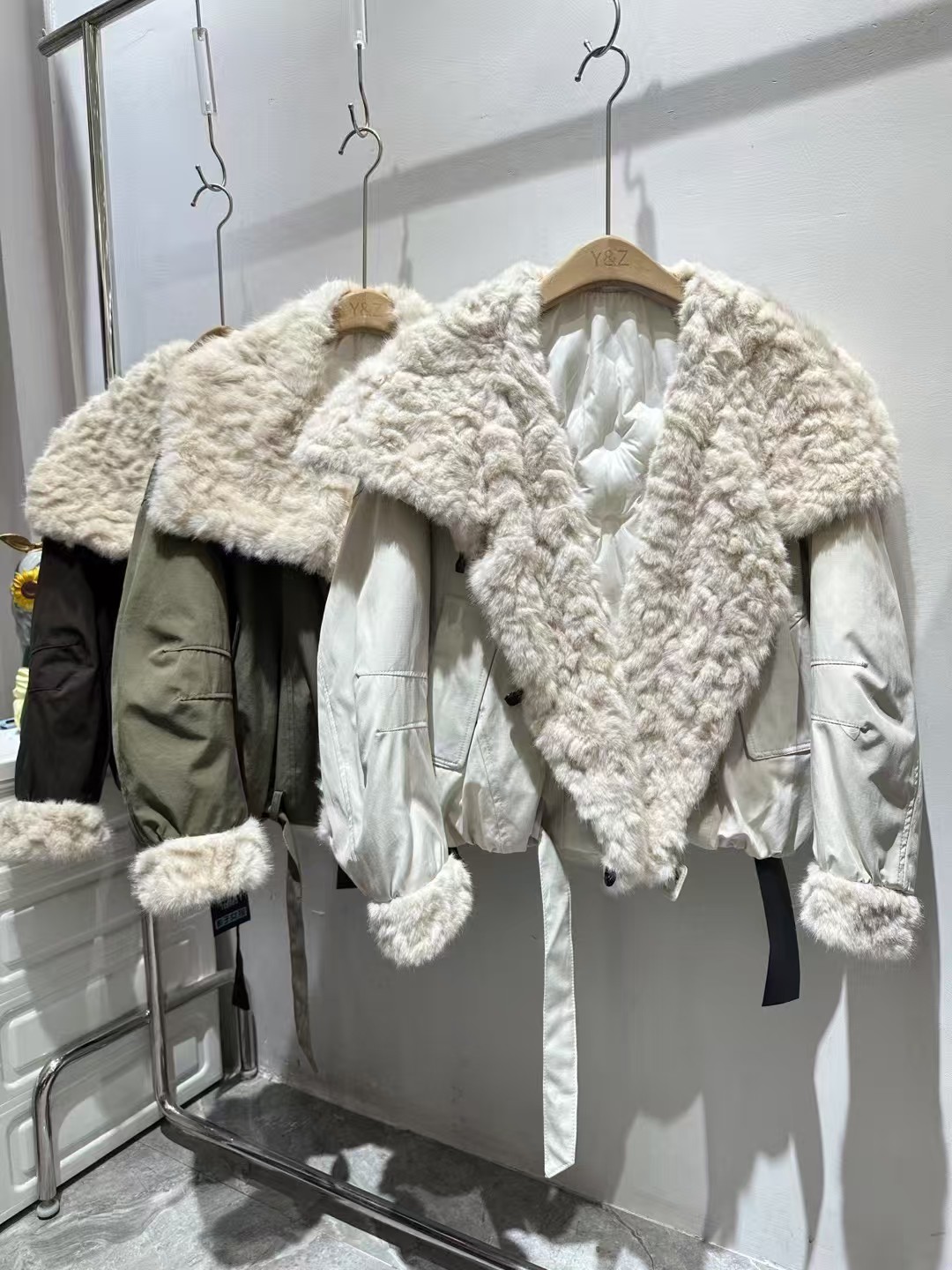 女保暖外套秋冬加绒加厚款冬季翻领