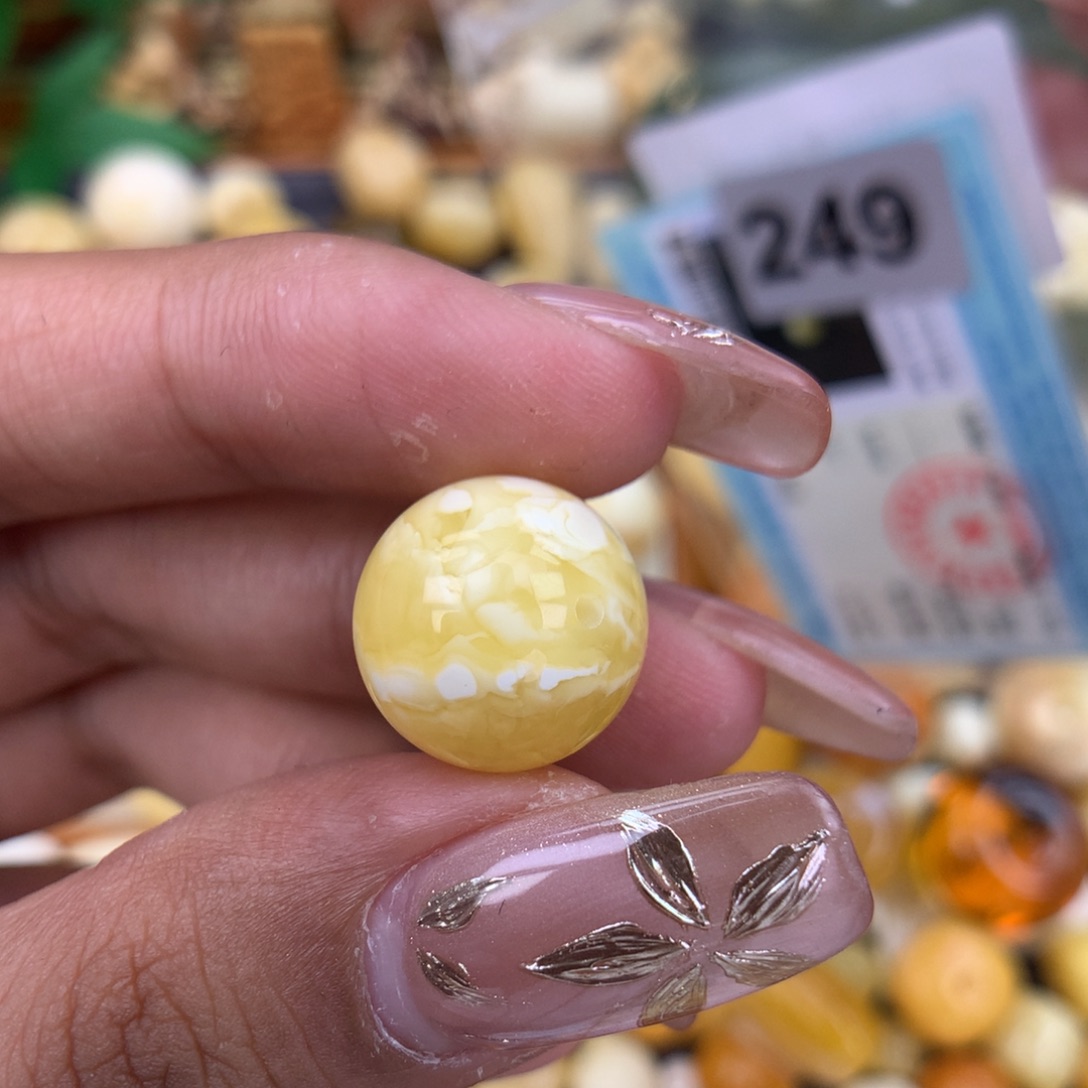 未镶嵌琥珀珠宝奇石14.2