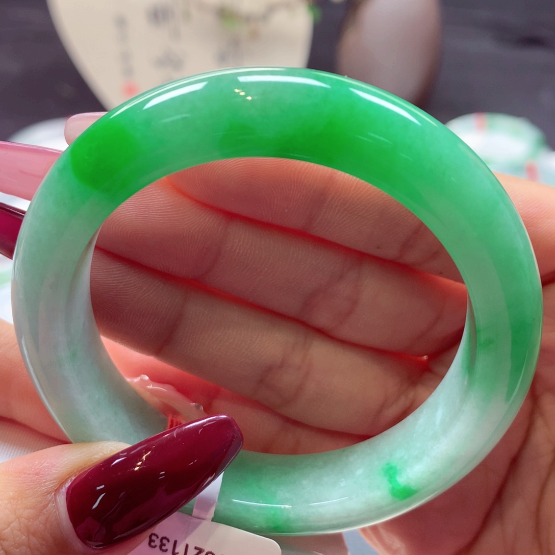 翡翠手镯未镶嵌泥鳅背10号66