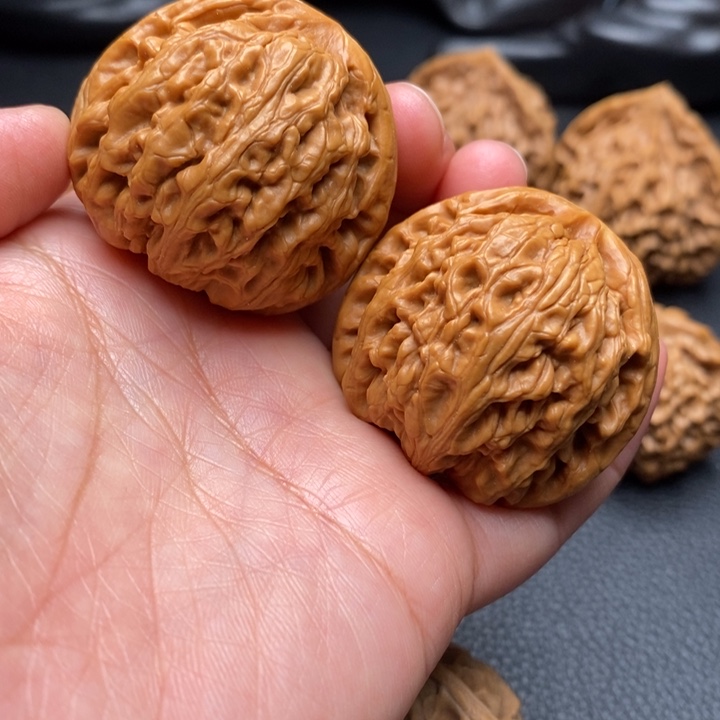 文玩核桃吊坠红锦鲤40尺