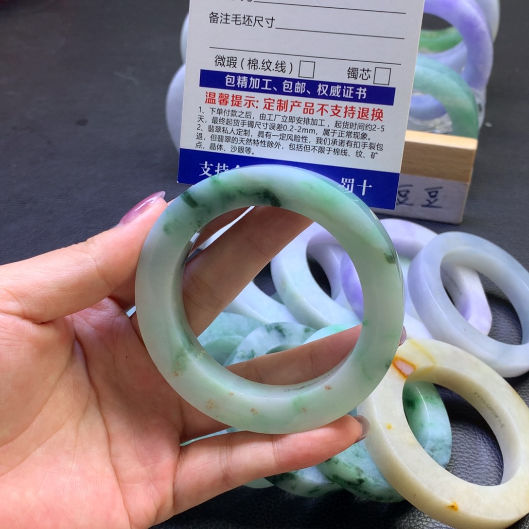 未镶嵌翡翠定制翡翠悲****猫