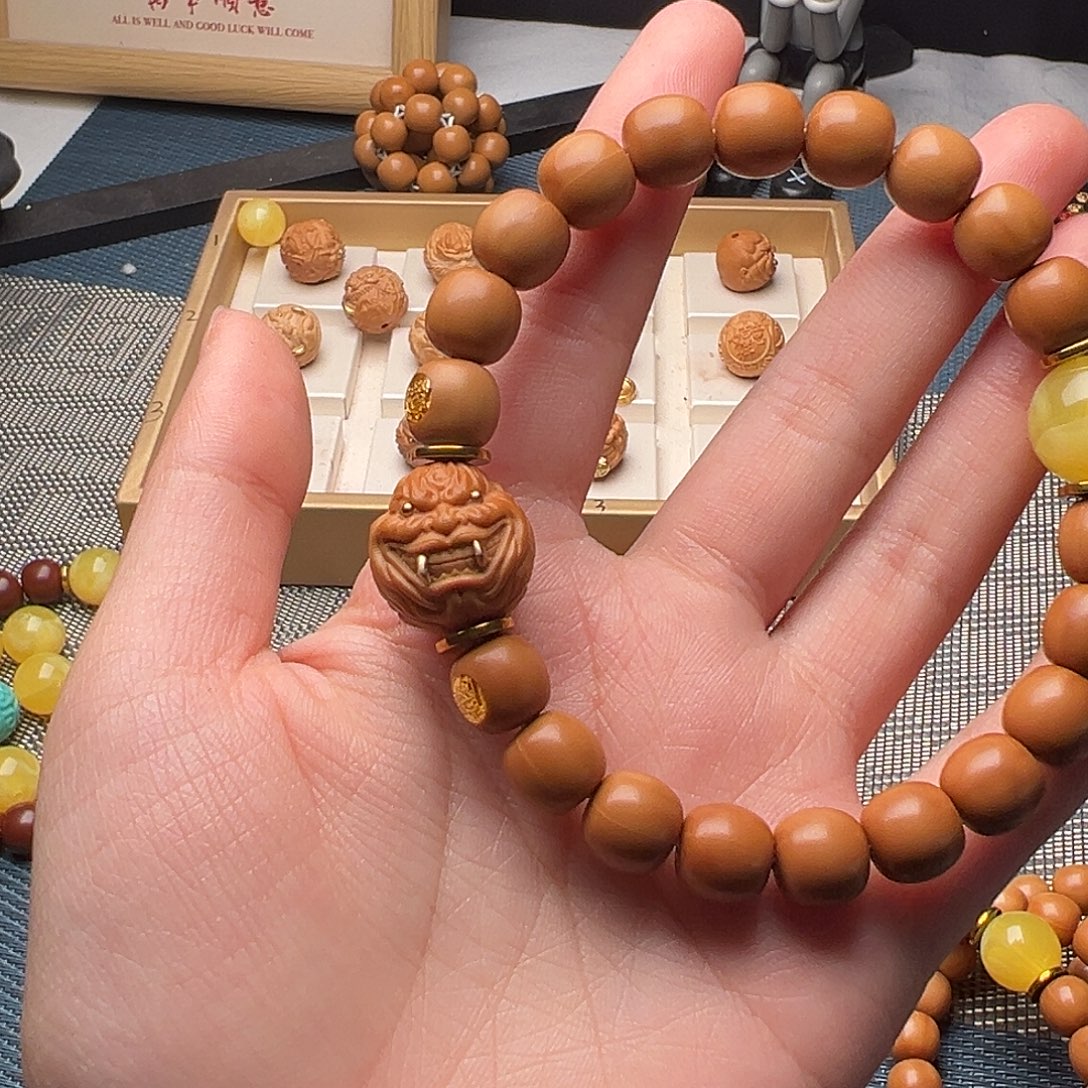 龙***顺吊坠猴头核桃老型