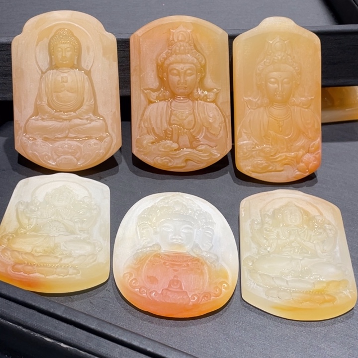 未镶嵌石英质玉（黄龙玉）挂件