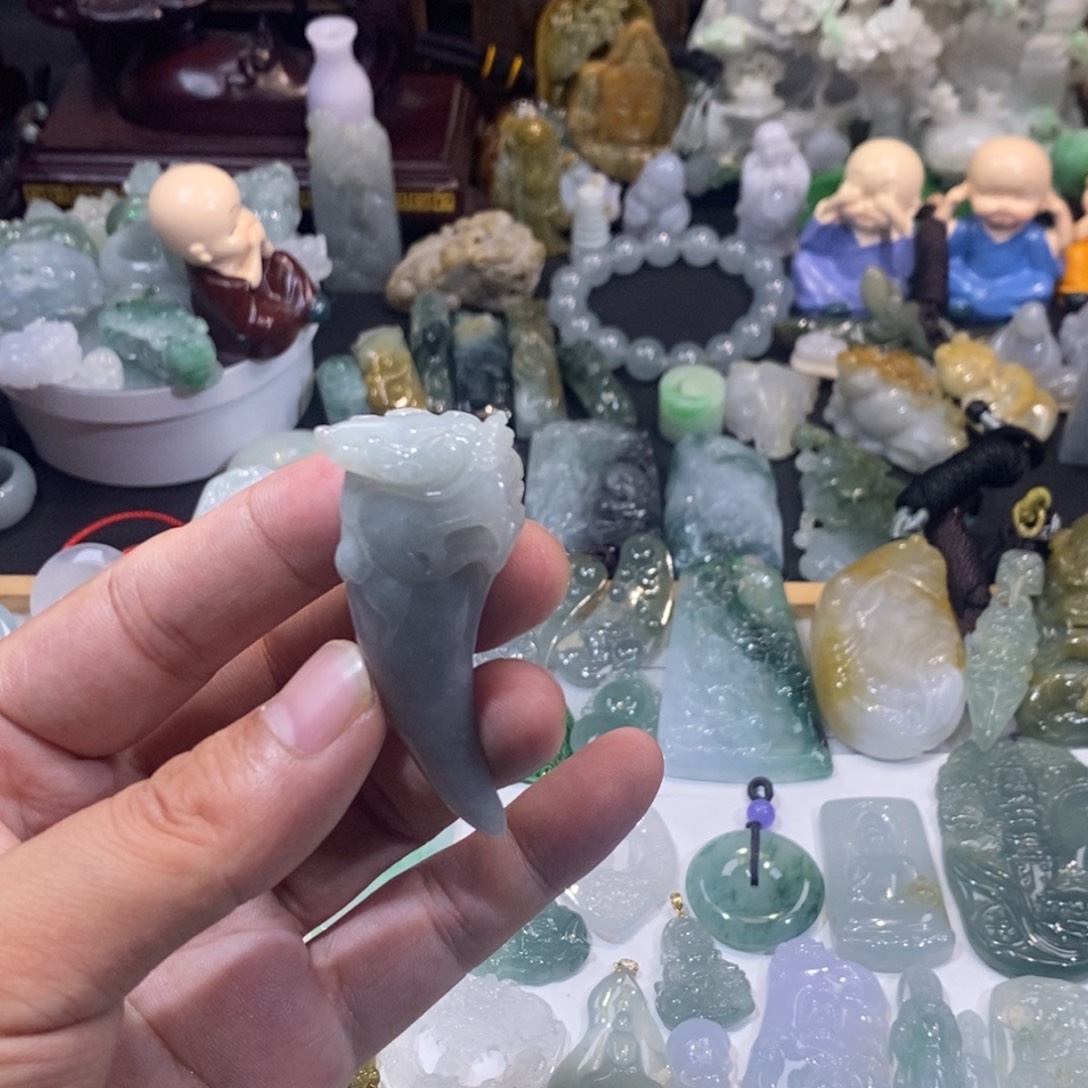 翡翠未镶嵌吊坠(不含链)龙呀