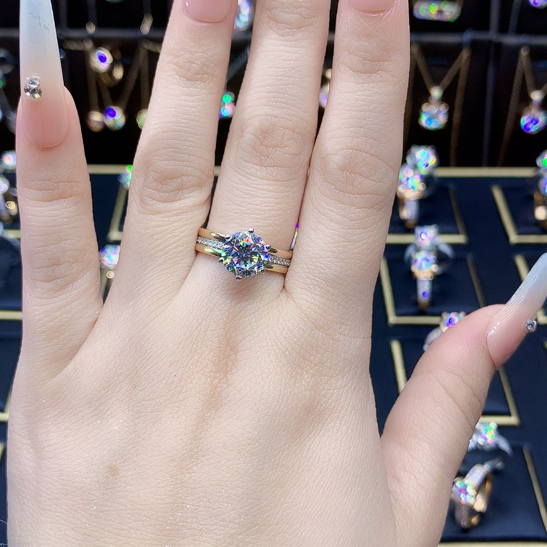 18K金镶嵌合成碳硅石（莫桑石）戒指/指环柚*?