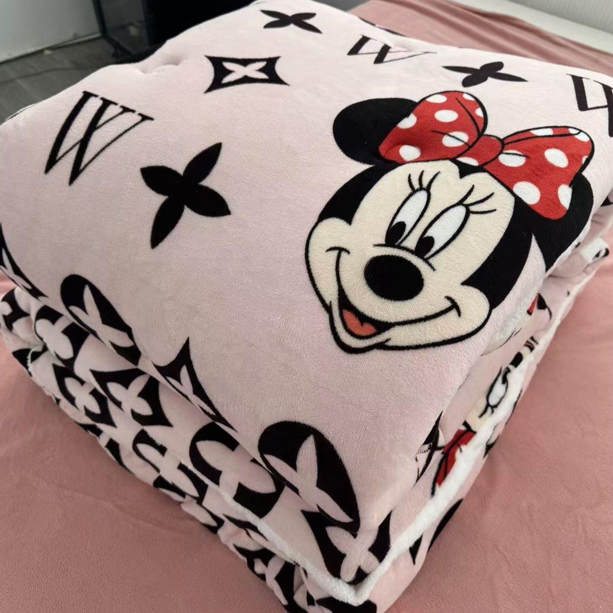 200*230（卡通双面牛奶绒）加绒加厚粉色米鼠冬被