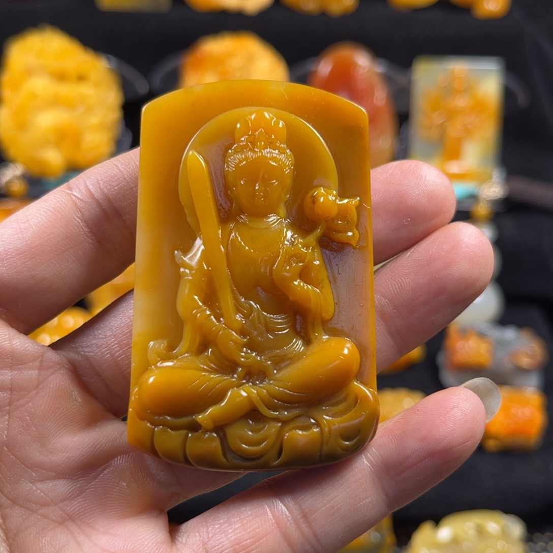 石英质玉（黄龙玉）未镶嵌颈饰