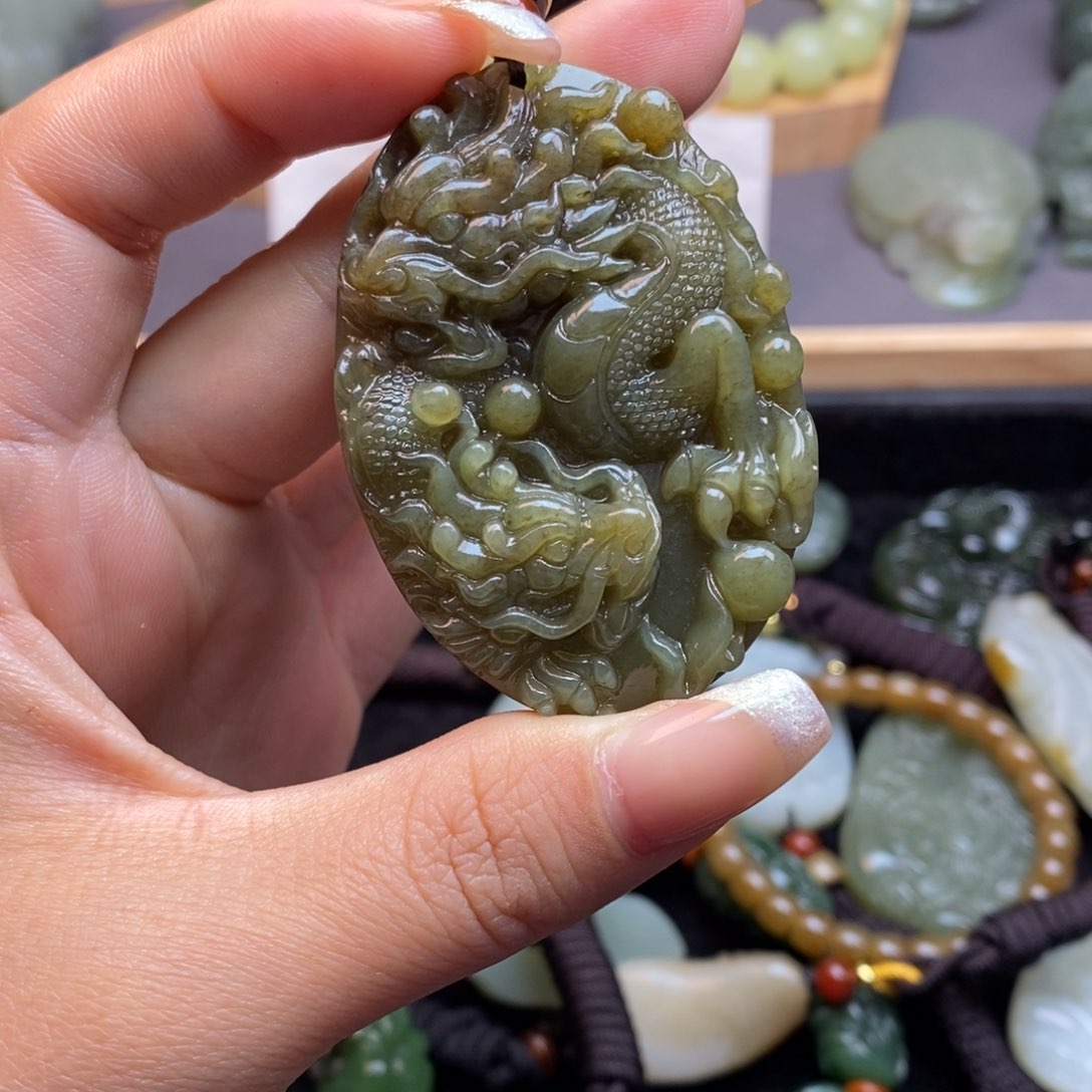 和田玉颈饰未镶嵌