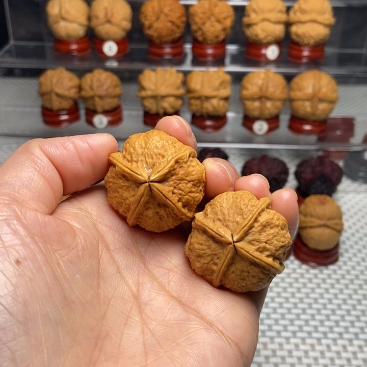 文玩核桃把件13小四喜四棱