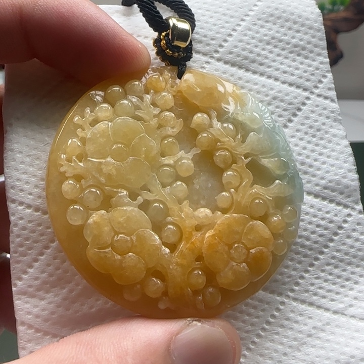 翡翠颈饰未镶嵌喜上眉梢