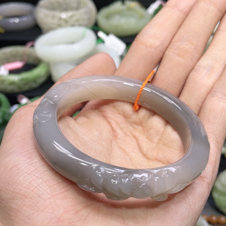 和田玉手镯57圈口 编号90未镶嵌