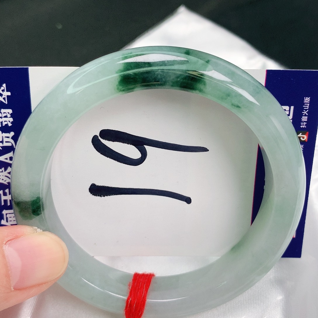 翡翠手镯未镶嵌缅甸天然A货翡翠