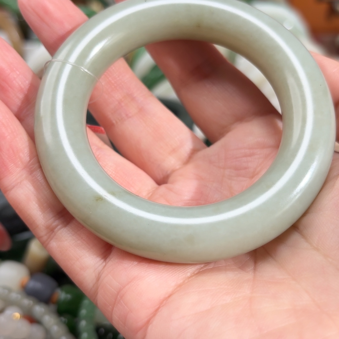 和田玉手镯未镶嵌浅**然