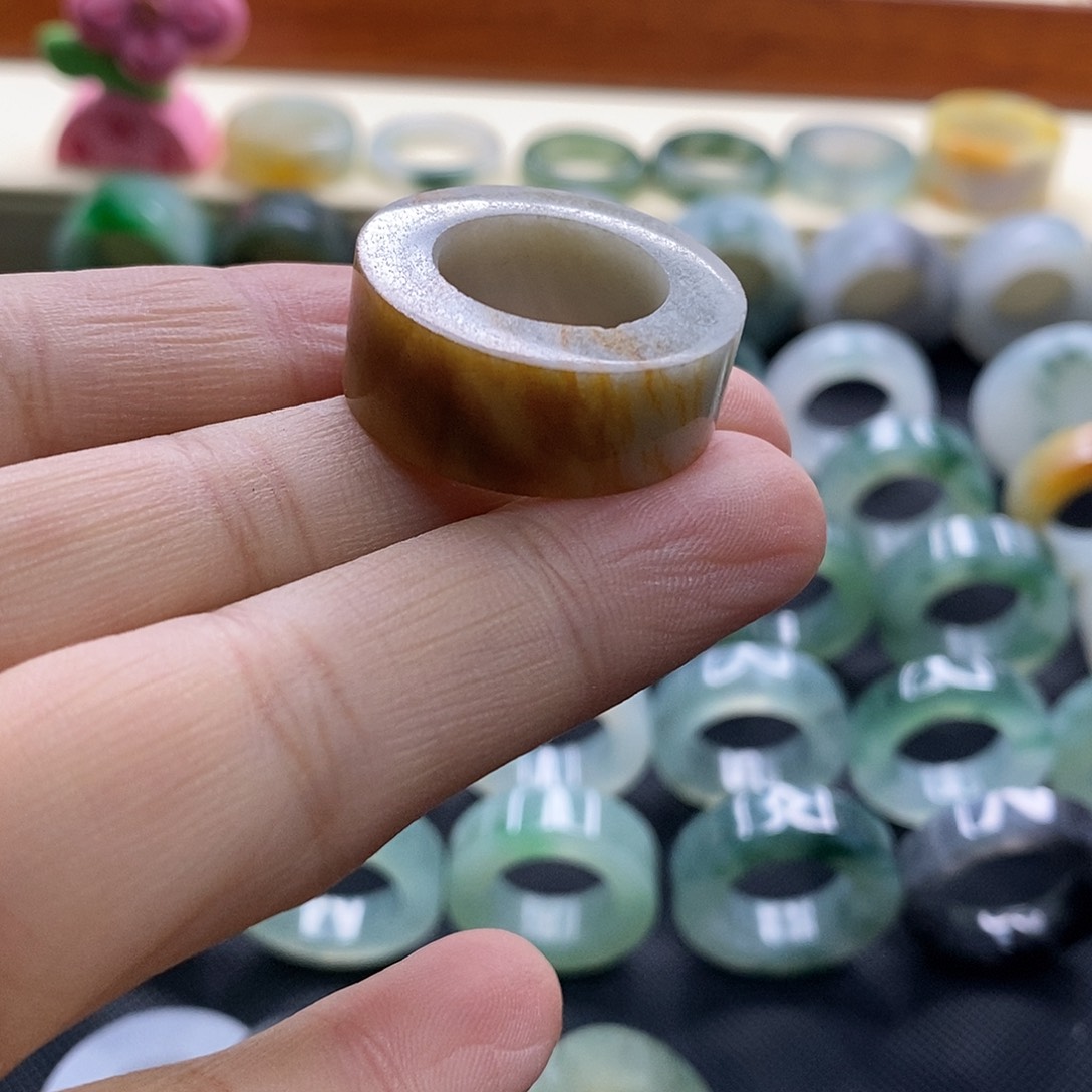 定制翡翠未镶嵌翡翠