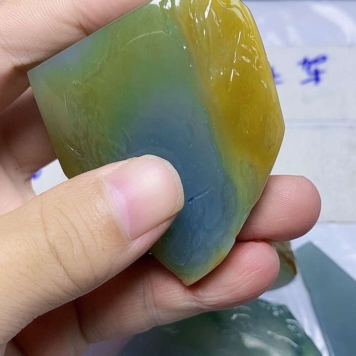 翡翠散珠冰黄大牌