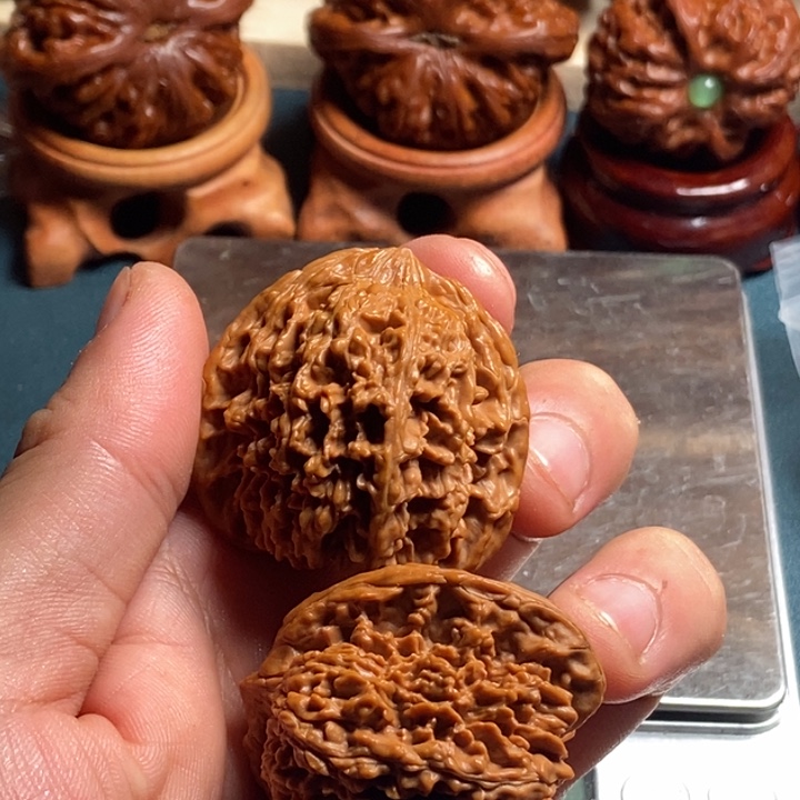 临***眸文玩核桃40满天星