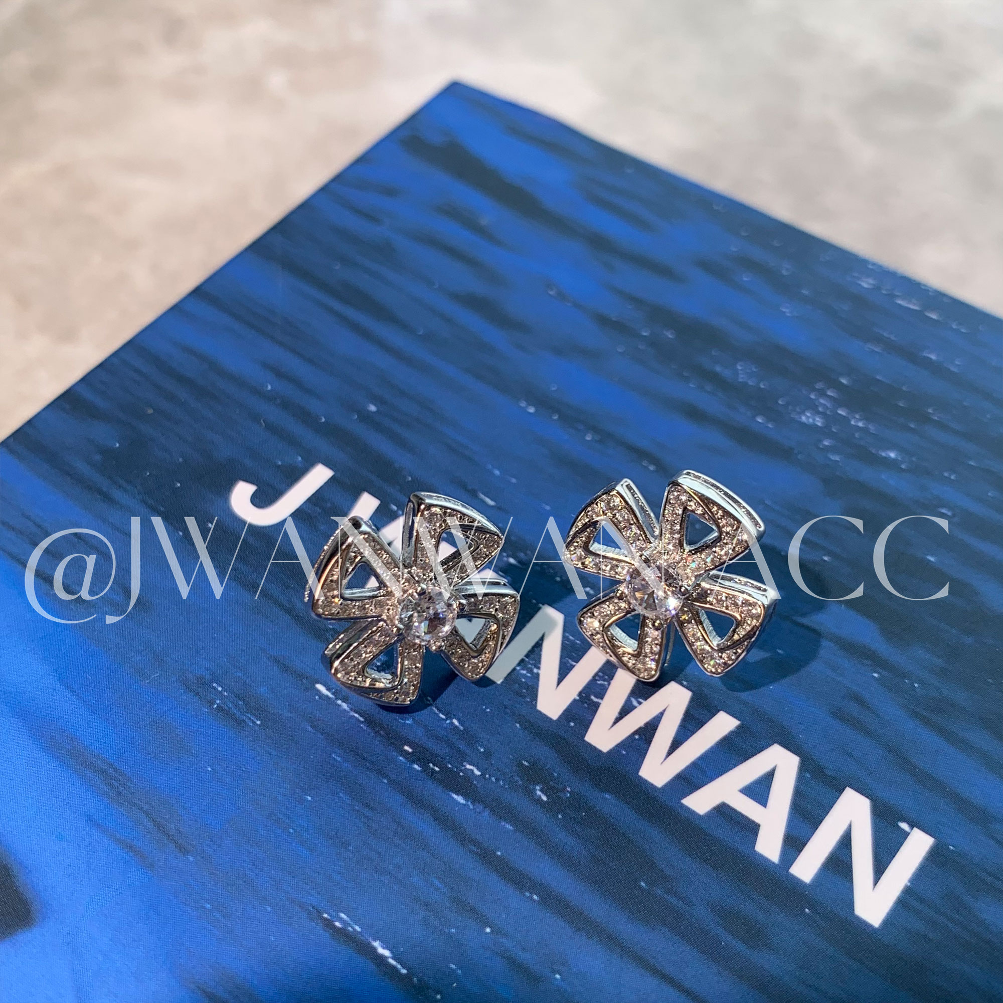 铜合金耳饰 伊甸花园.闪钻四叶花V金耳钉01ED4320QT