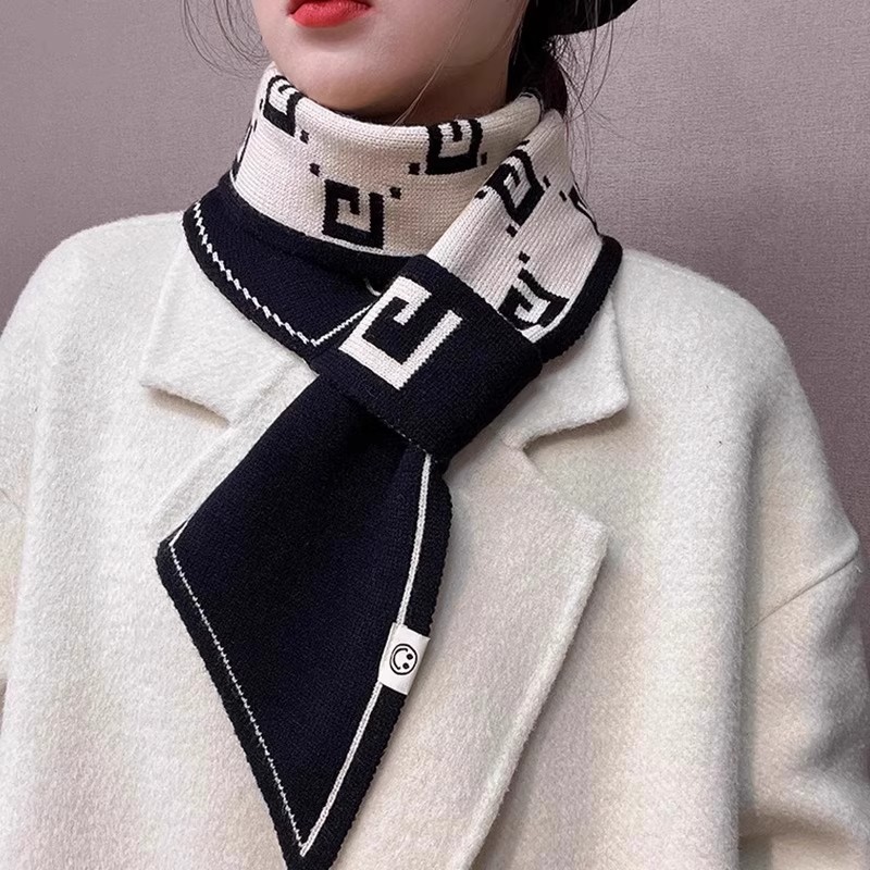 秋冬季小围巾女款爆款2025新款百搭加厚保暖护颈双面针织字母围脖