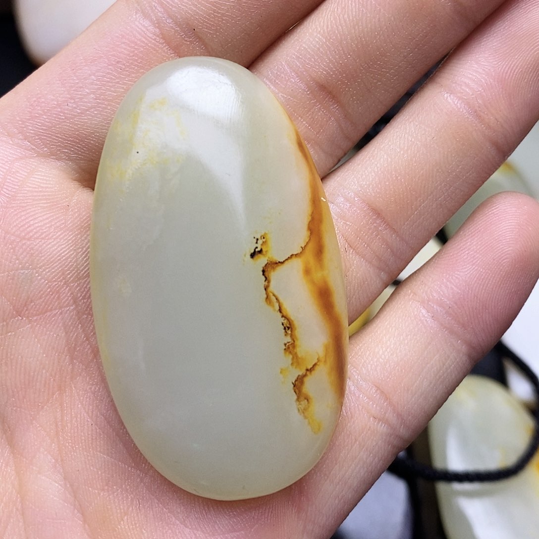 和田玉未镶嵌挂件