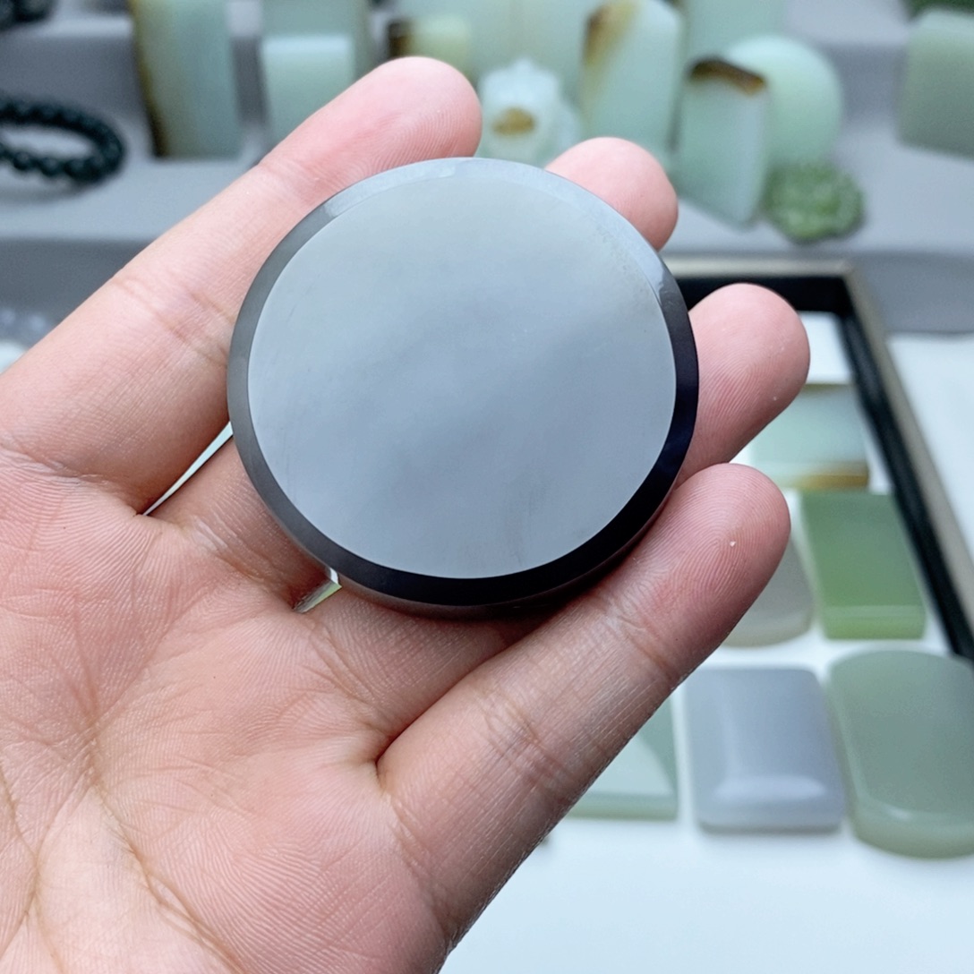 和田玉颈饰未镶嵌脚***狸