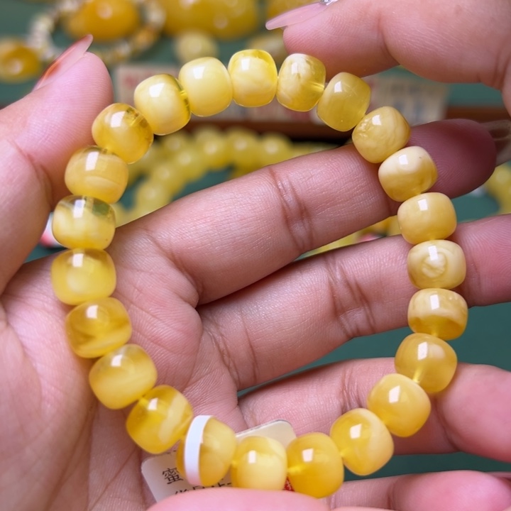 蜜蜡未镶嵌珠宝奇石