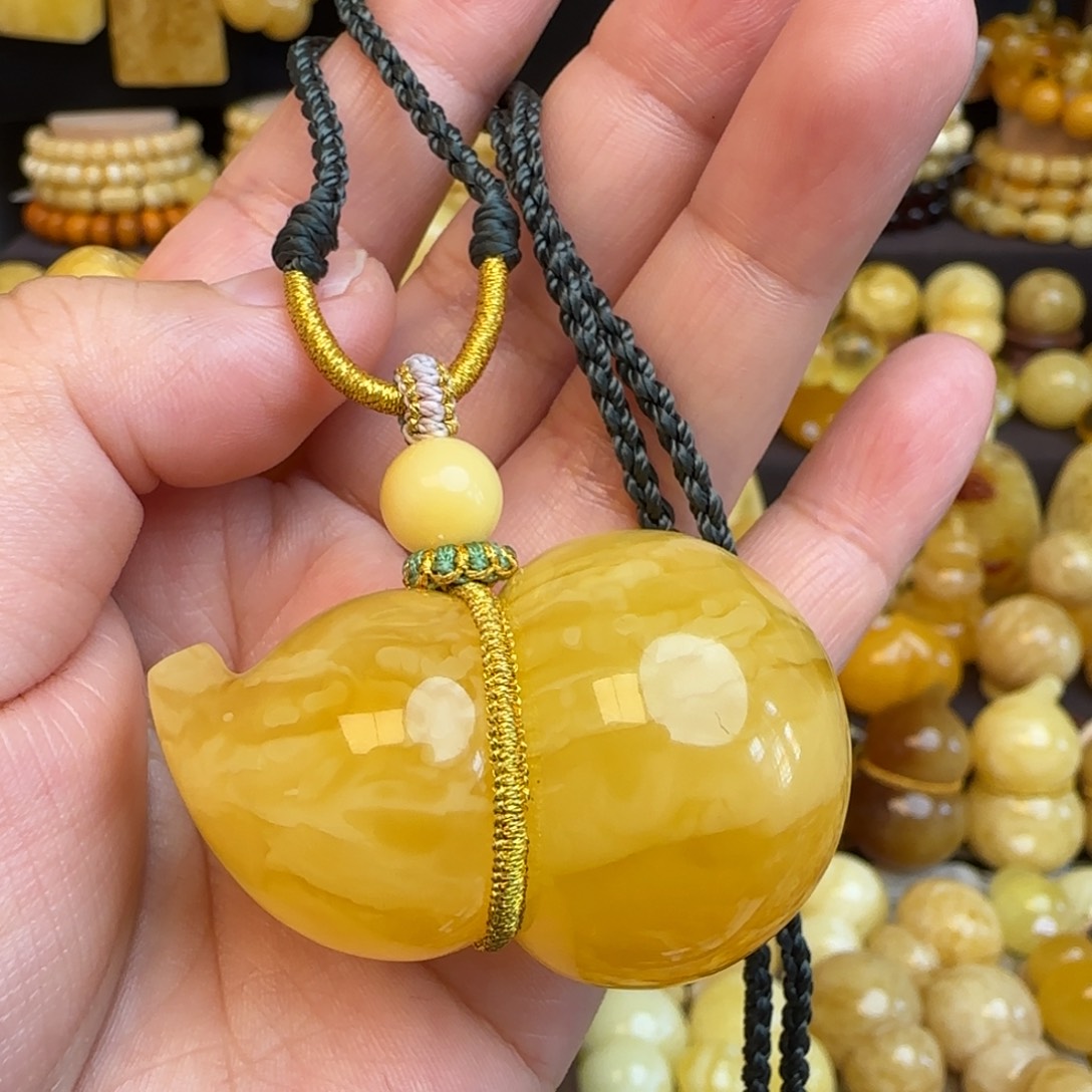 琥珀未镶嵌套链天然鸡油黄虎皮妖花蜜蜡葫芦吊坠