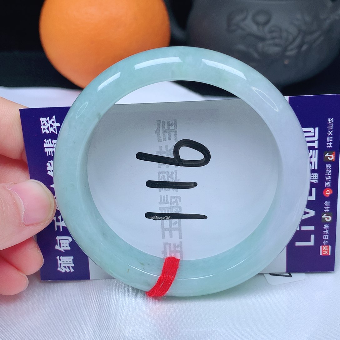 翡翠手镯未镶嵌55圈口