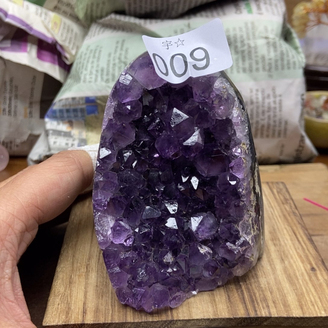 紫晶天然水晶摆件未镶嵌
