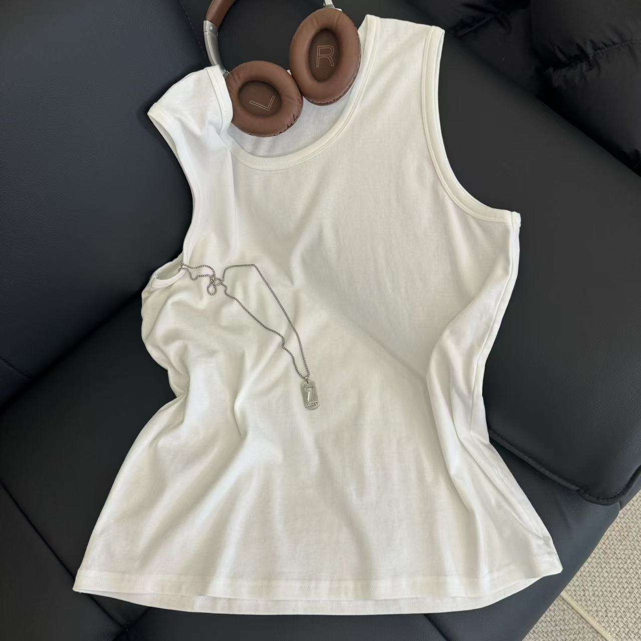 【郁儿严选】856713百搭简约通勤纯色无袖背心T