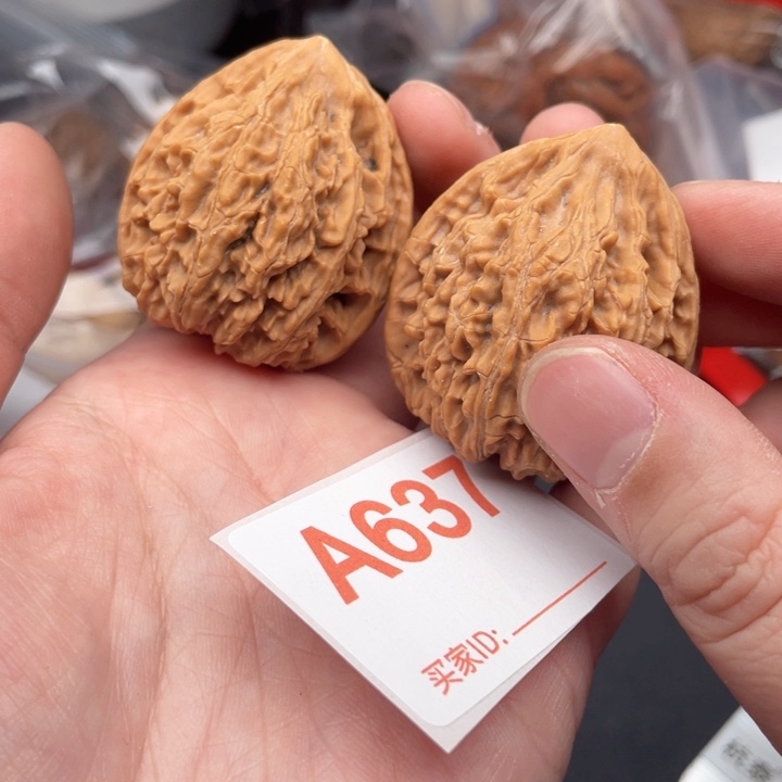 文玩核桃吊坠核桃