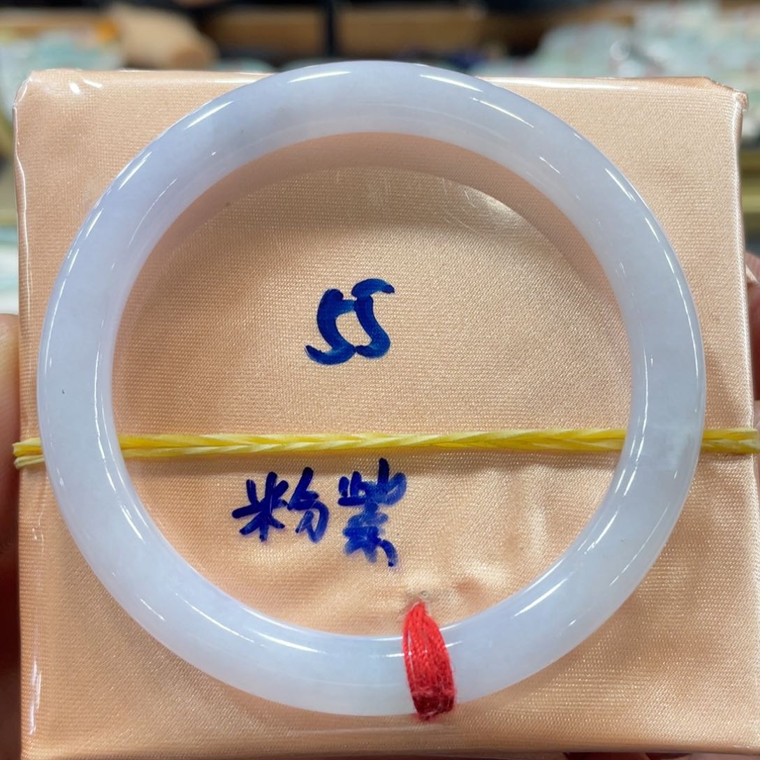 翡翠手镯未镶嵌翡翠手镯