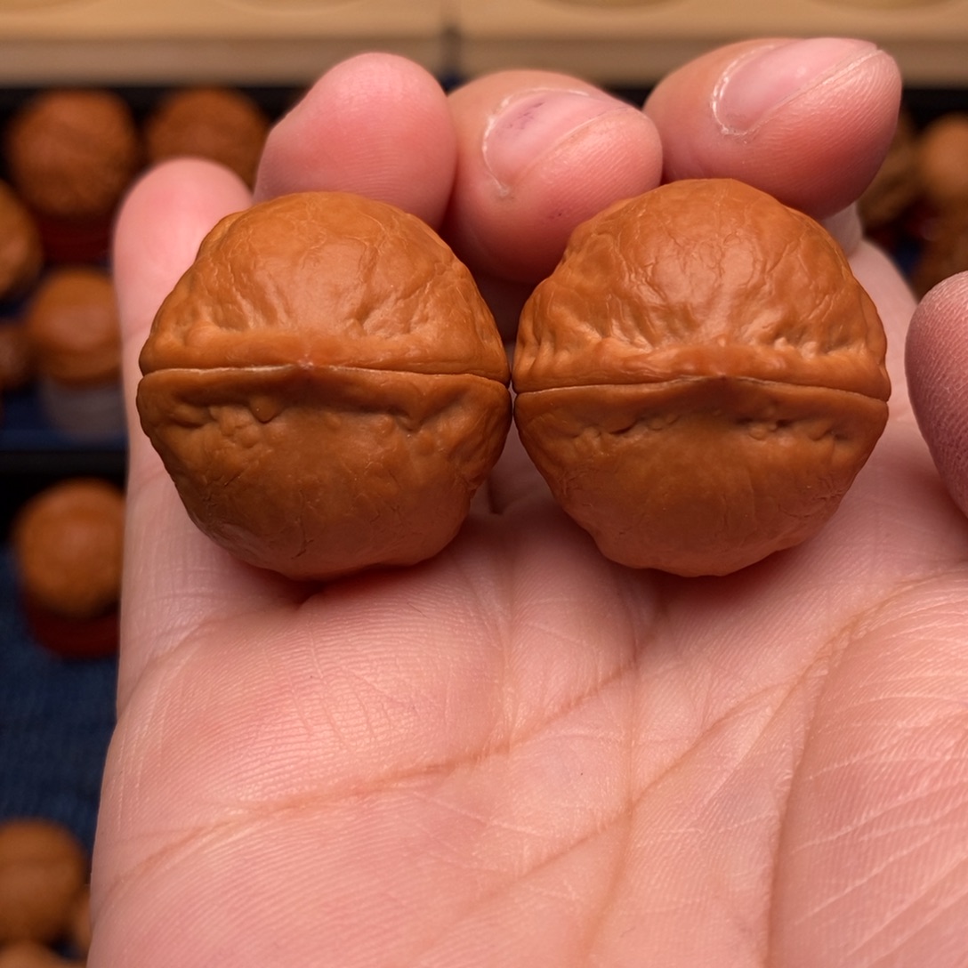 文玩核桃把件手捻精品赤面僧