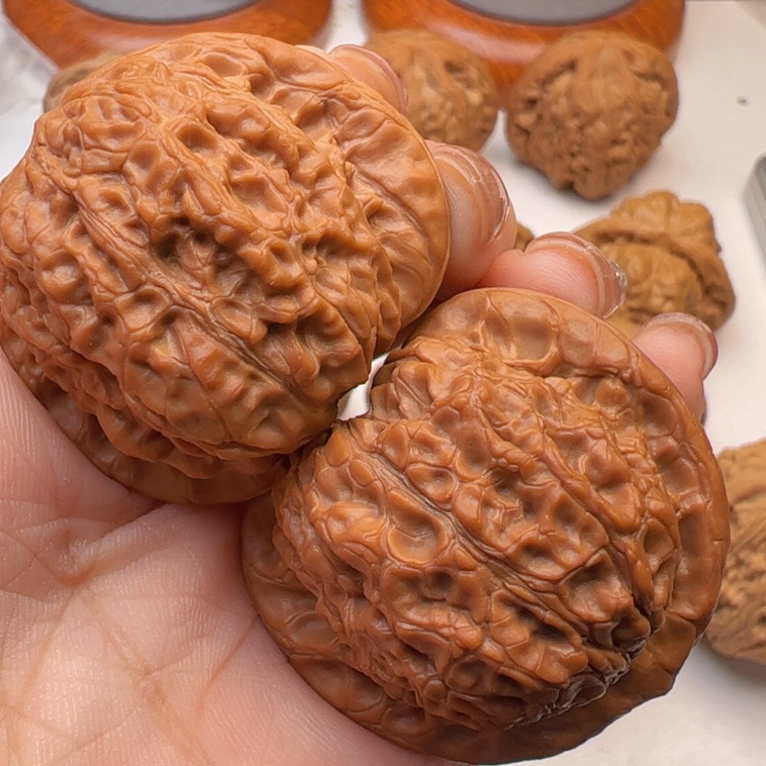 文玩核桃吊坠血麒麟38全品