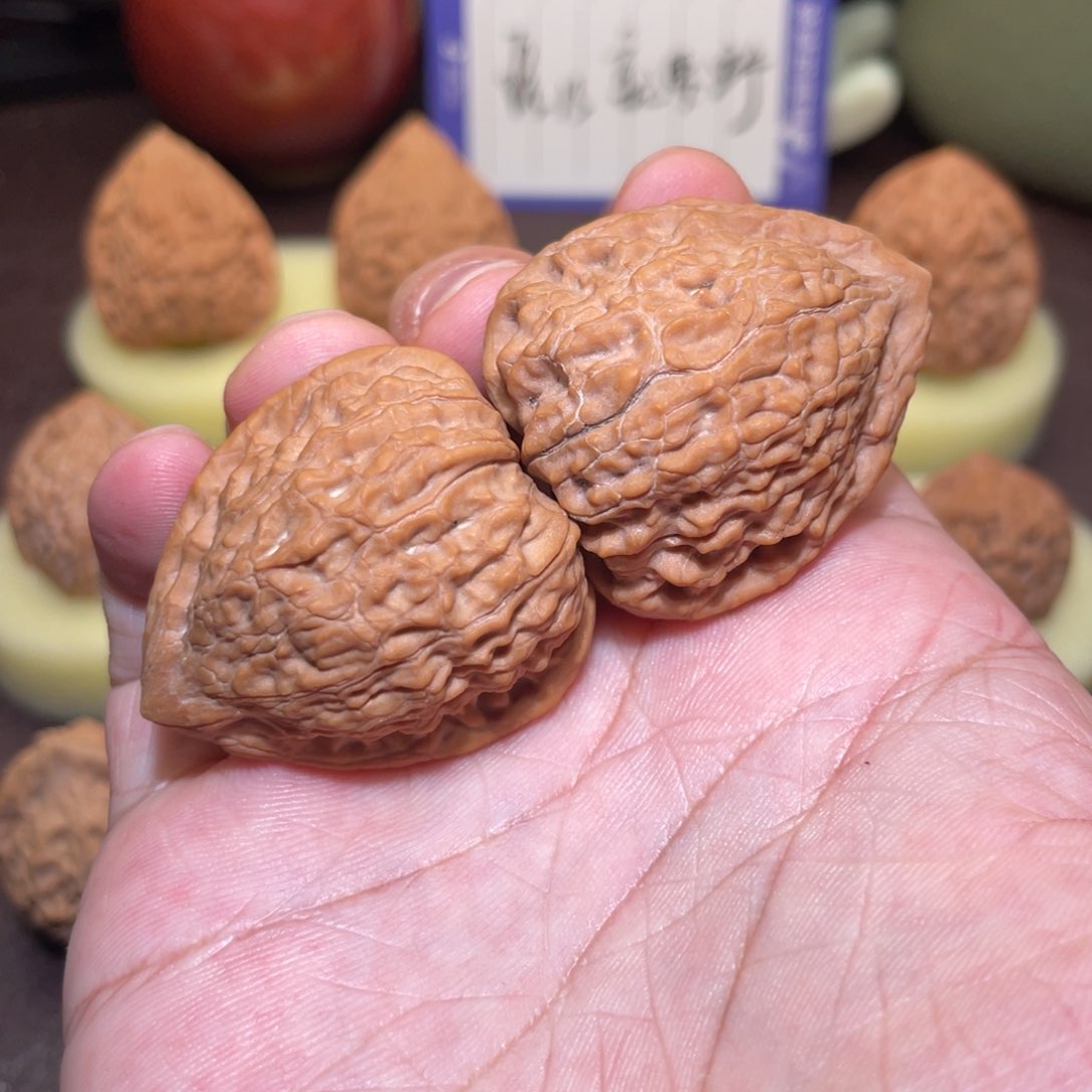 文玩核桃蛇王一抹红35