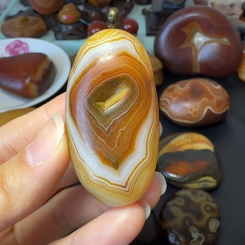 胡***刀石材原石桌面摆件