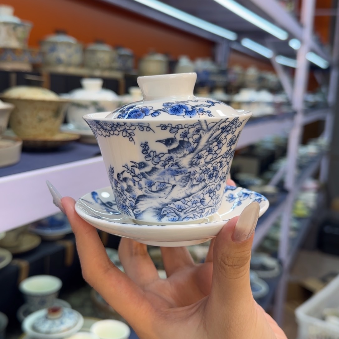 我在外面吃饭呢你在哪