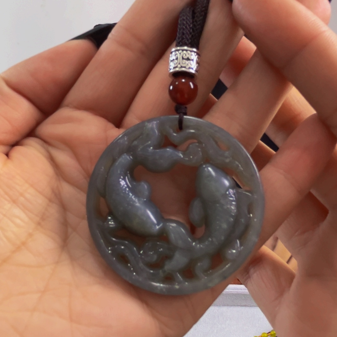 蛇纹石玉未镶嵌颈饰