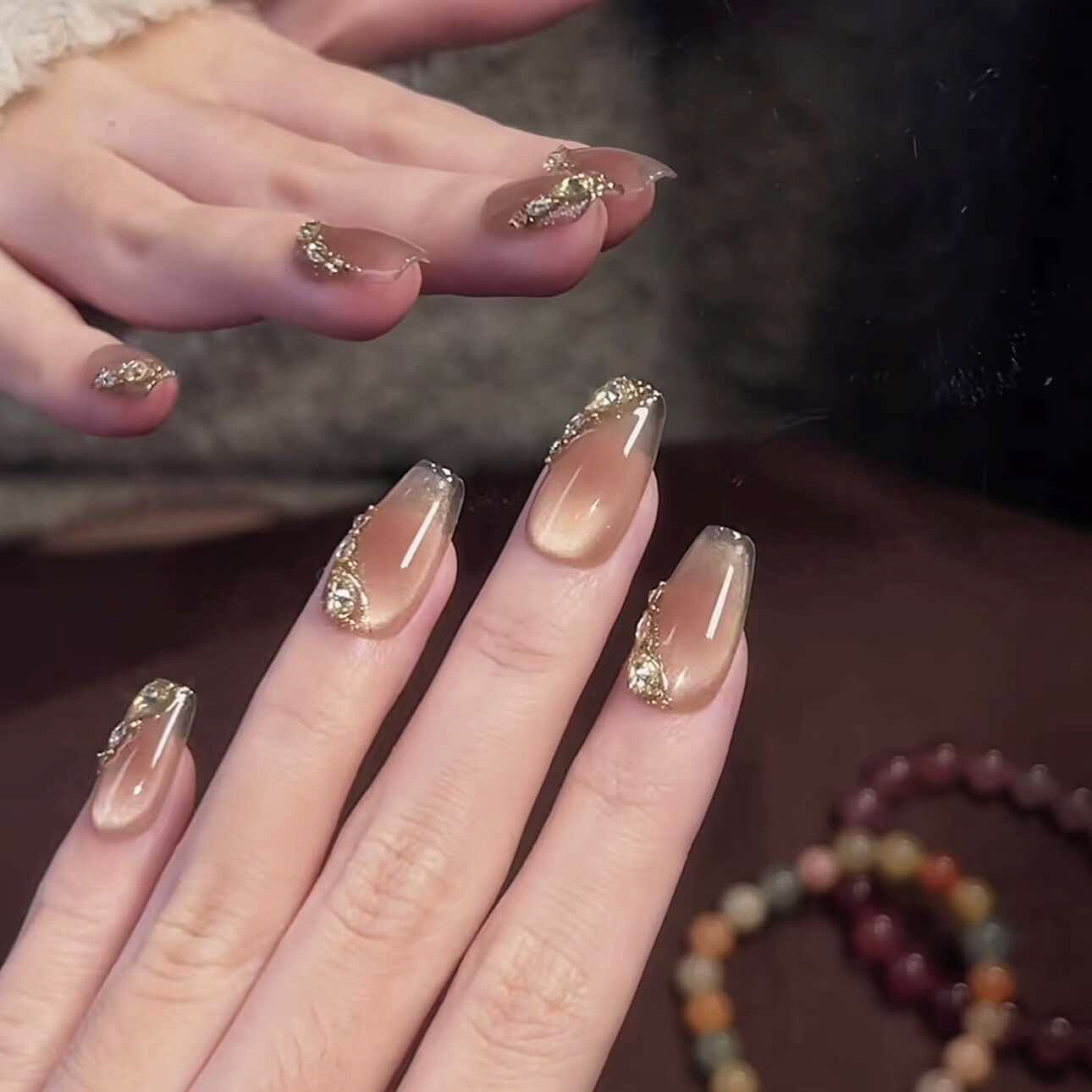 穿戴甲戴甲【朱砂痣】秋冬猫眼新款锆石美甲贴片显白高级感假指甲