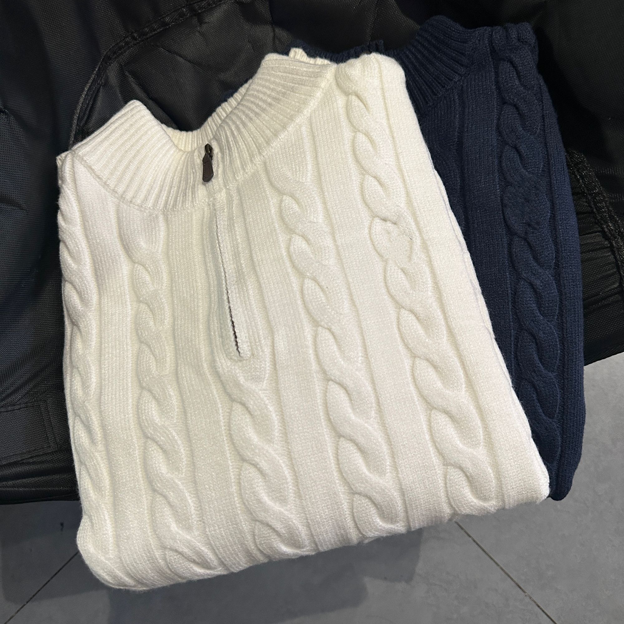 刺绣小马 立领毛衣 加厚厚实毛衣