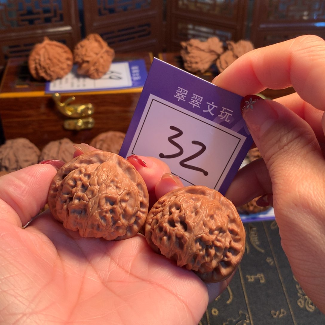 文玩核桃吊坠32号宫灯4.1