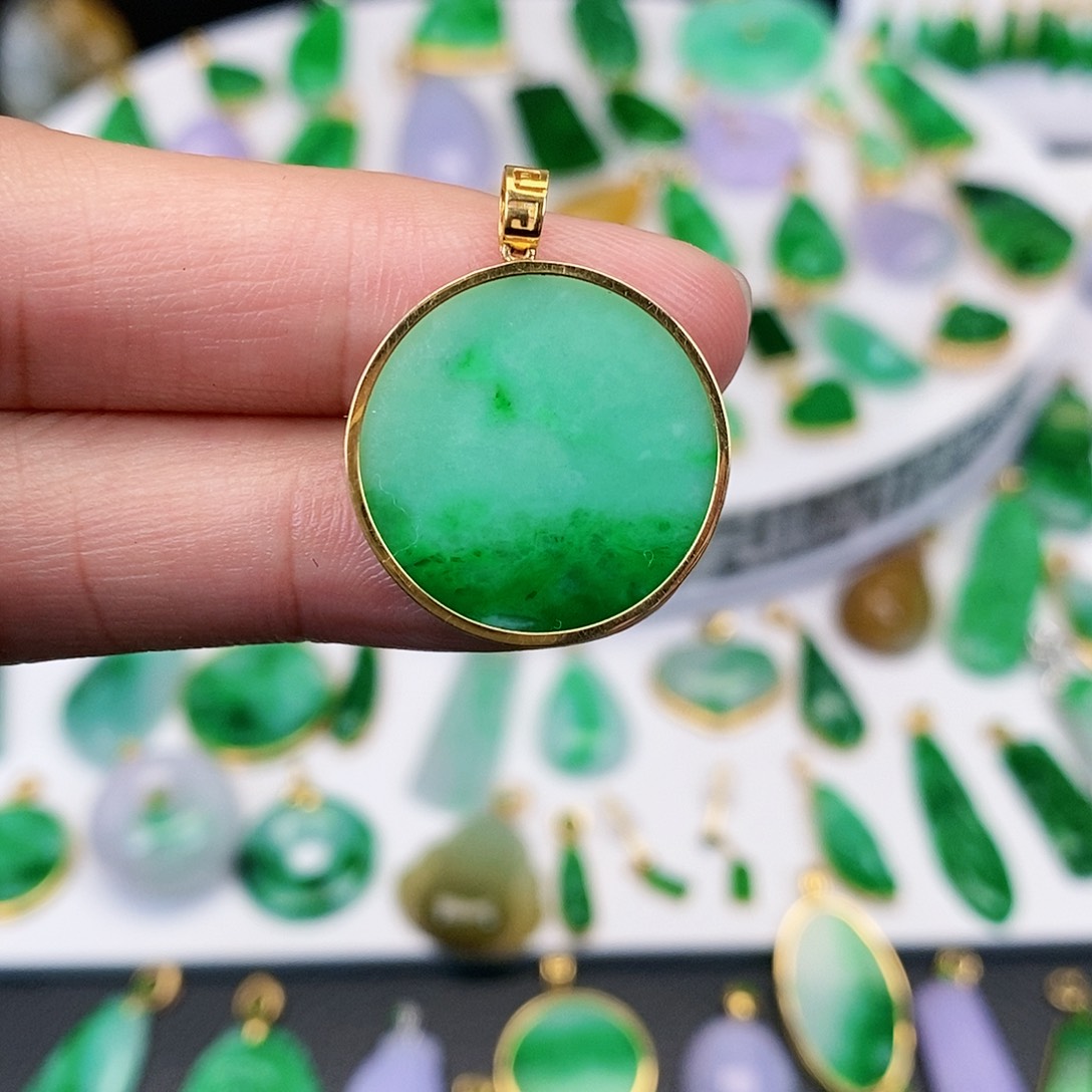翡翠吊坠(不含链)18K金镶嵌