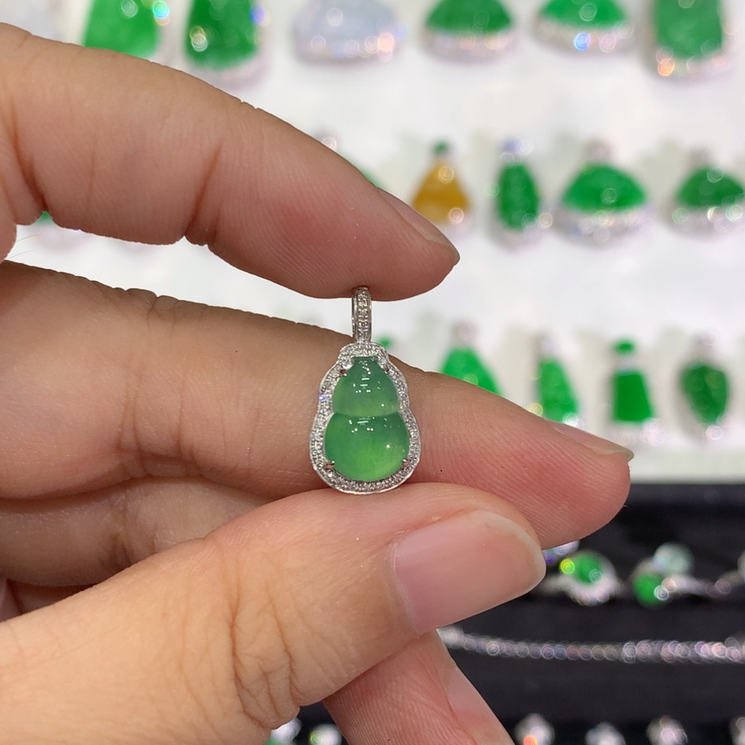 吊坠(不含链)18K金镶嵌翡翠吊坠